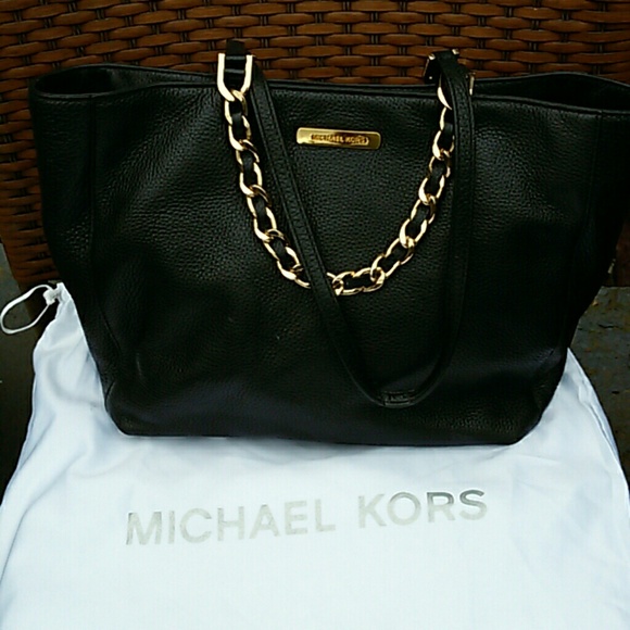 Michael Kors Handbags - Micheal Kor pocketbook